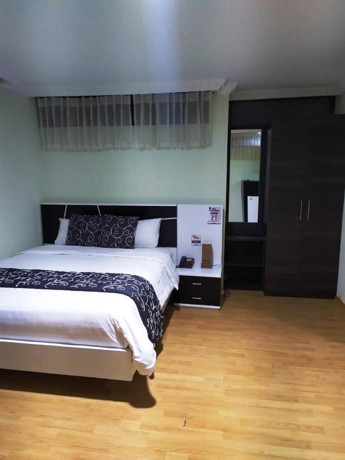 La Kapital Hotel Амбато Екстериор снимка