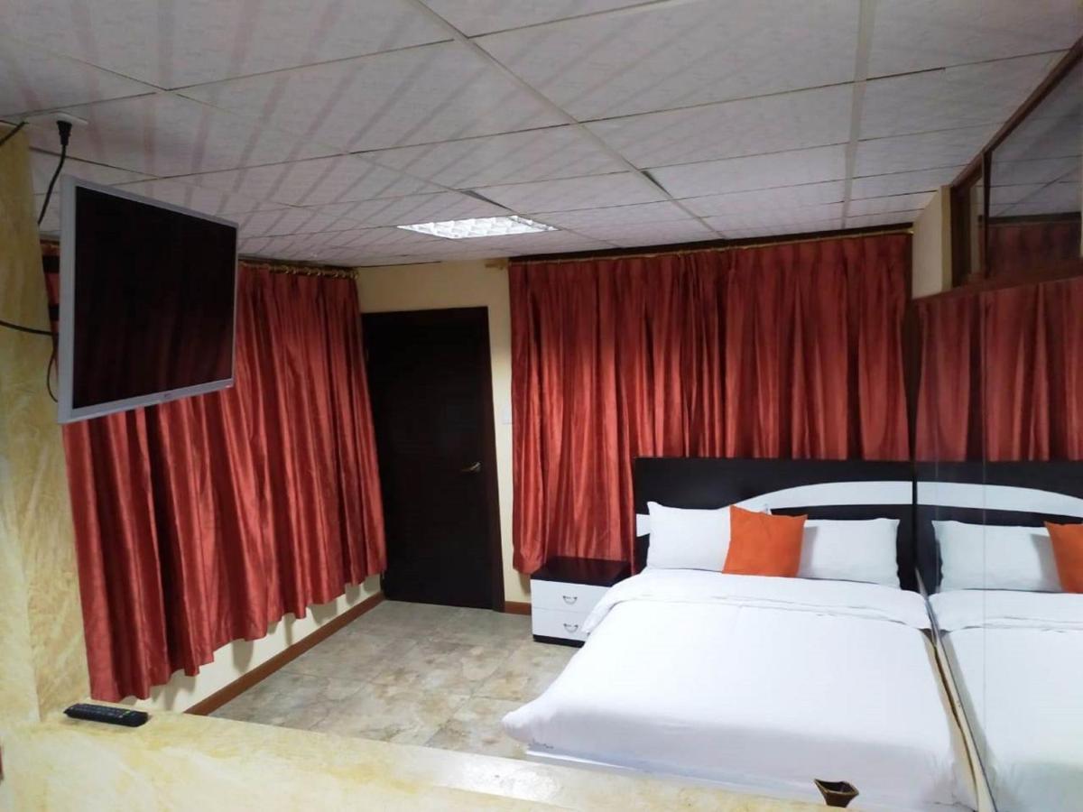 La Kapital Hotel Амбато Екстериор снимка