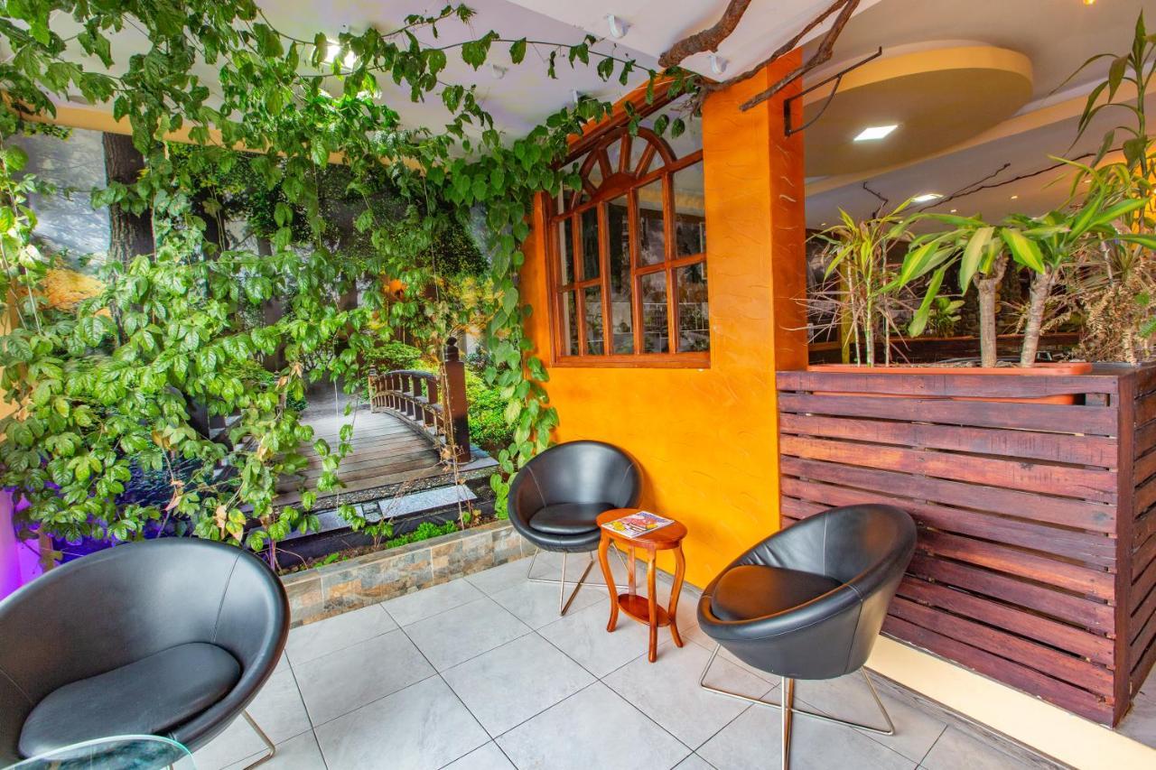 La Kapital Hotel Амбато Екстериор снимка