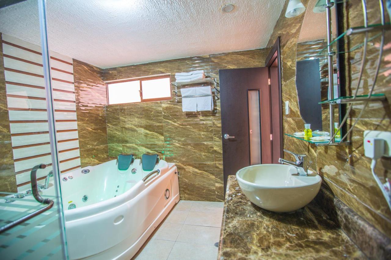 La Kapital Hotel Амбато Екстериор снимка